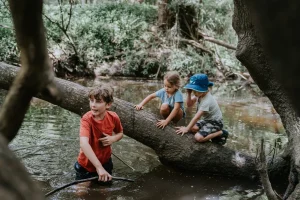 با بچه ها چه بازی هایی بکنیم؟